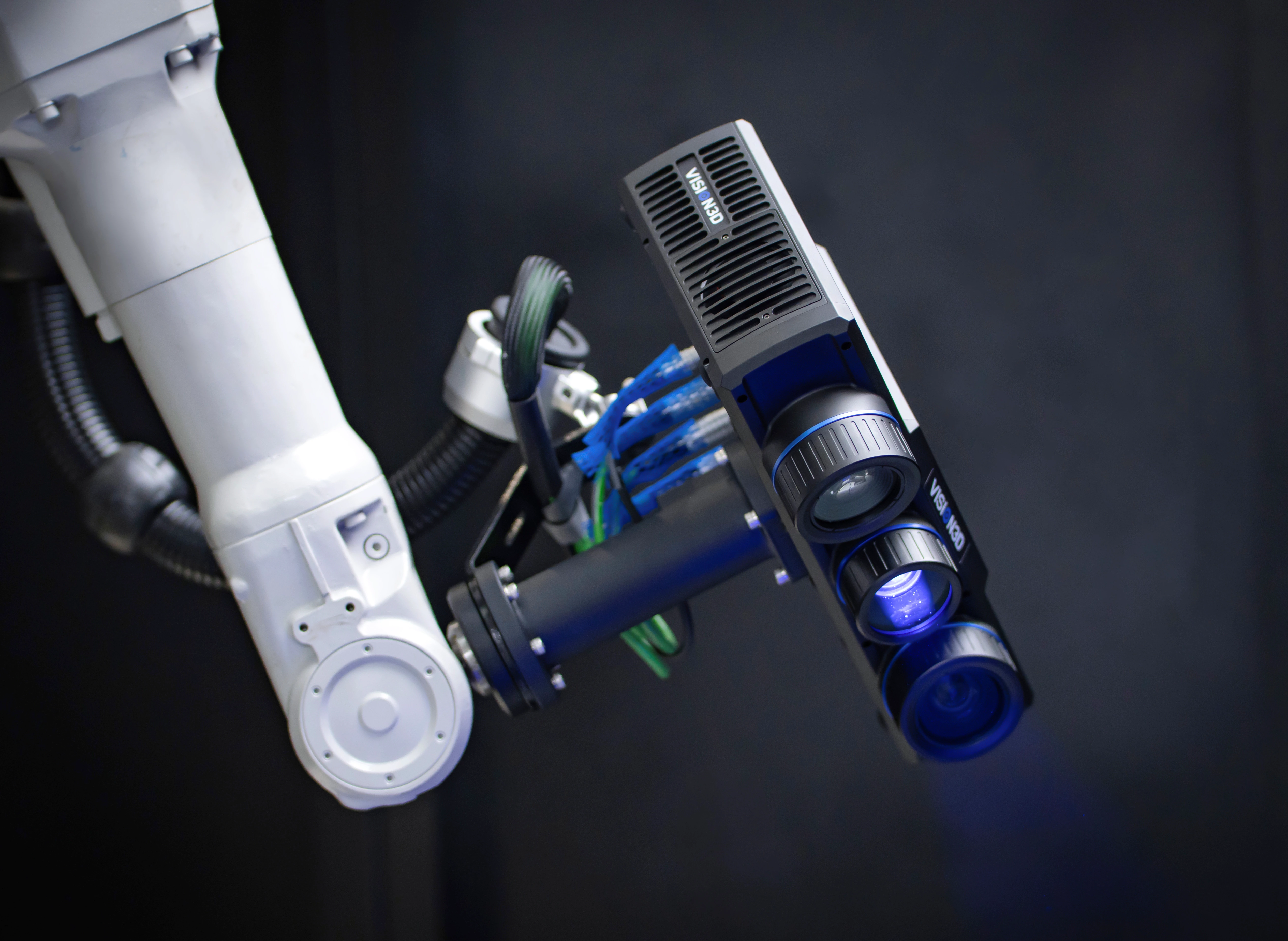Metrology-Grade Blue Light 3D Scanner