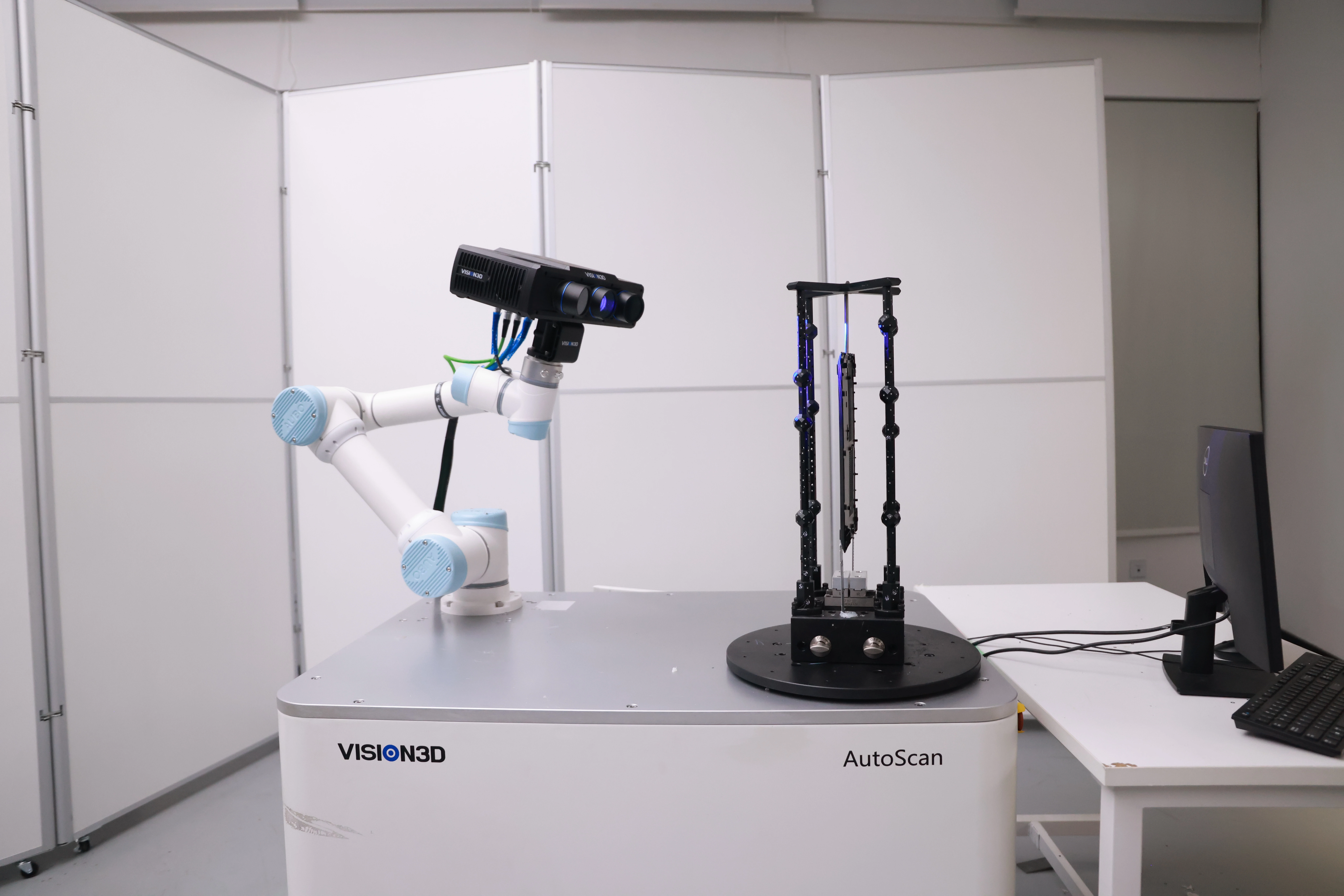 Handheld vs Blue Light 3D Scanner: Which Delivers Better Accuracy?